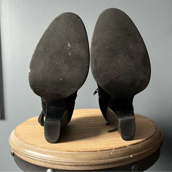 Kensie Mabella Ankle Booties - Picture 7 of 9